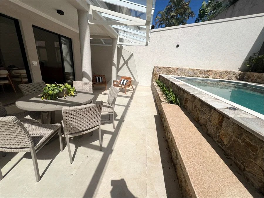 Casa à venda com 4 suítes no condomínio Alphaville 3, Santana de Parnaíba - SP