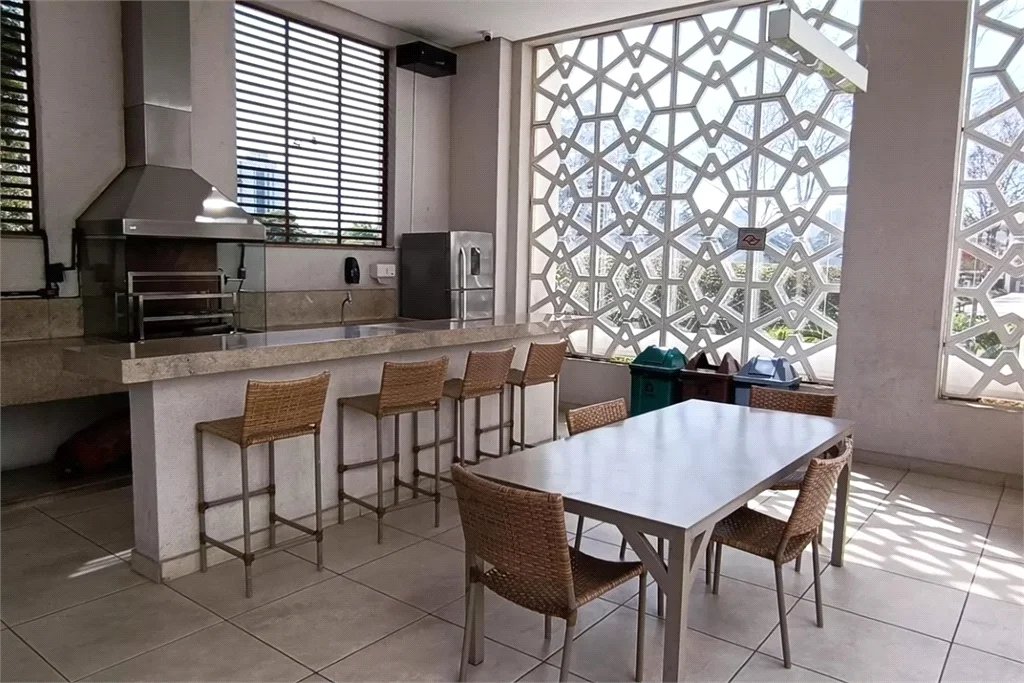 Apartamento à venda com 3 quartos, sendo 1 suíte,  em Jardim Vazani, São Paulo, SP