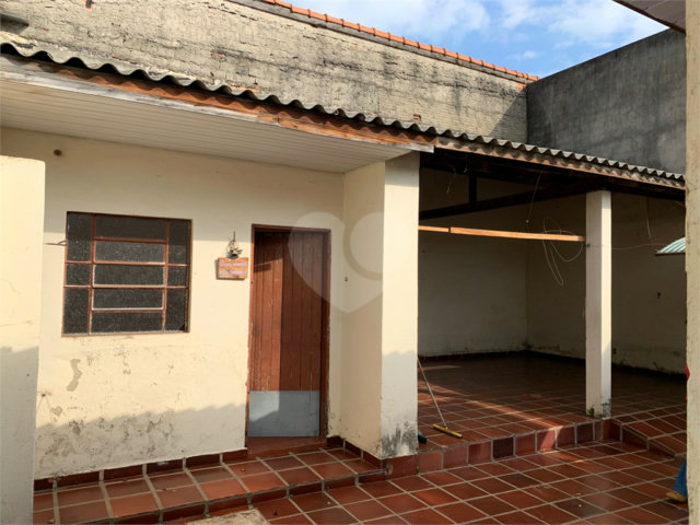 Sobrado à venda com 3 quartos no Brasilândia, São Paulo, SP