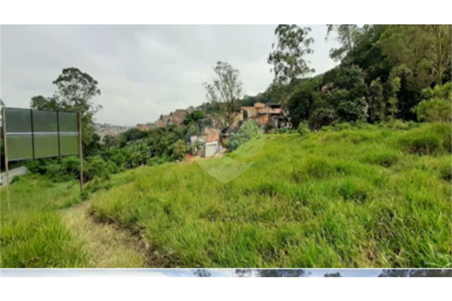Terreno à venda no condomínio Maracanã, Santo André - SP