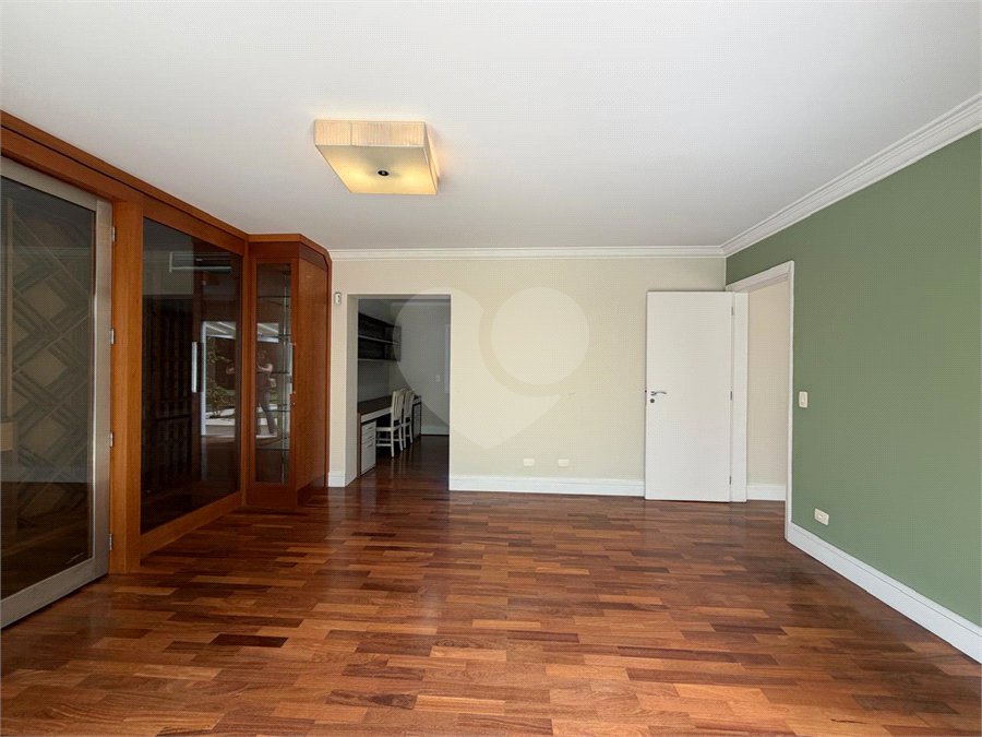 Casa à venda ou para alugar com 4 quartos, sendo 3 suítes, em Alto da Boa Vista, São Paulo, SP