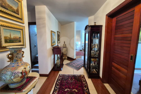 Casa de Vila à venda ou para alugar com 4 quartos, sendo 2 suítes,  em Jardim Leonor, São Paulo, SP
