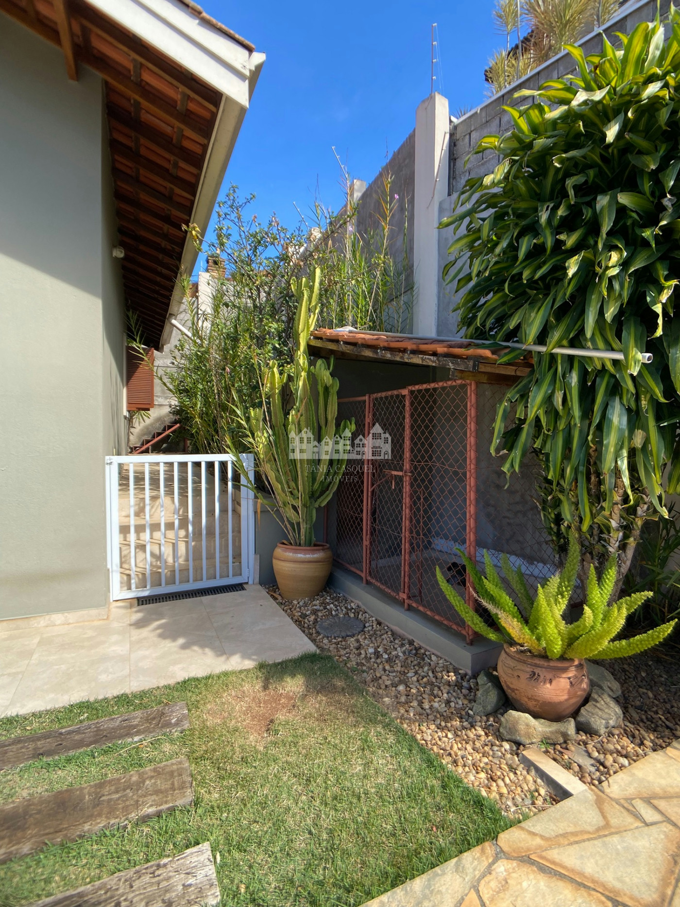 Casa à venda com 3 quartos, sendo 1 suíte, com vista deslumbrante em Recreio Maristela, Atibaia