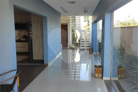 Casa à venda com 4 quartos, sendo 3 suítes,  no condomínio Aruã Brisas II, Mogi das Cruzes - SP