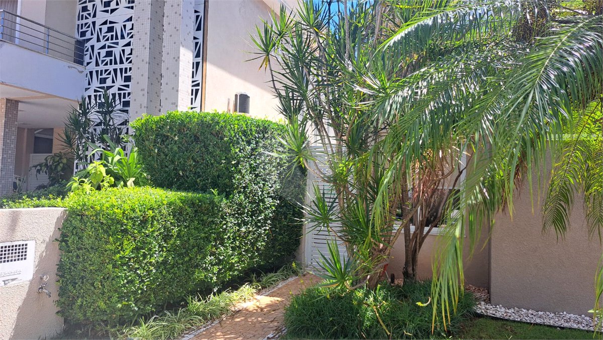 Casa à venda com 4 quartos, sendo 3 suítes,  no condomínio Res. Luzern, Campinas - SP