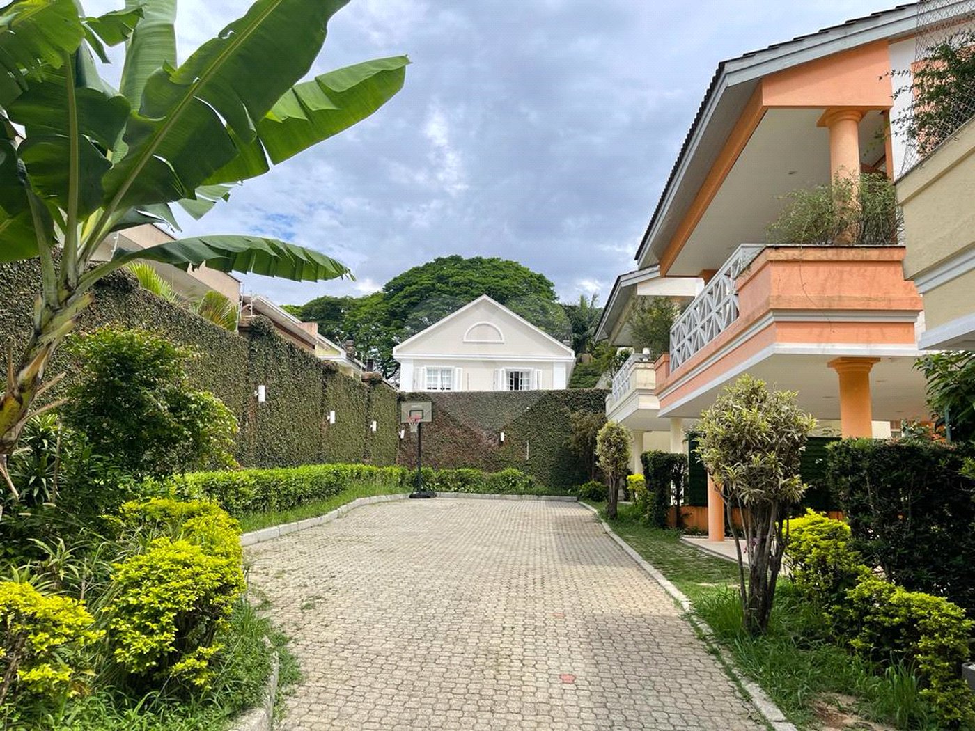 Casa à venda com 4 suítes no condomínio Conjunto Residencial São Benedito, São Paulo - SP