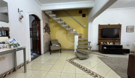 Casa à venda com 3 quartos, sendo 1 suíte,  em Vila Galvão, Guarulhos, SP