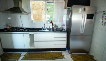 Casa à venda ou para alugar com 5 quartos, sendo 1 suíte, no condomínio Vila de Roma, São Roque - SP