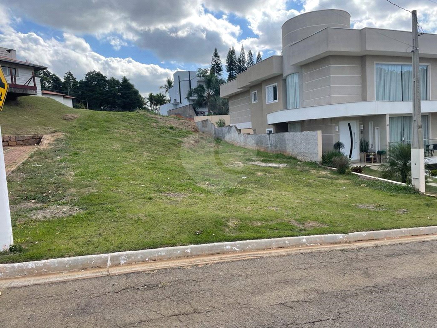 Terreno à venda no Centro, Louveira, SP