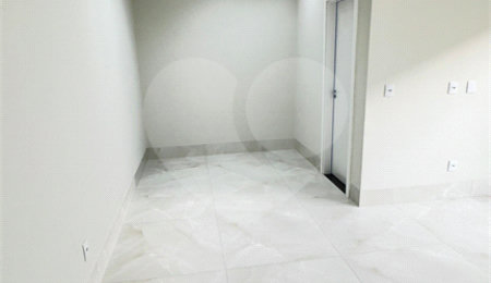 Casa à venda com 3 quartos, sendo 1 suíte,  em Jardim das Palmeiras, Cuiabá, MT