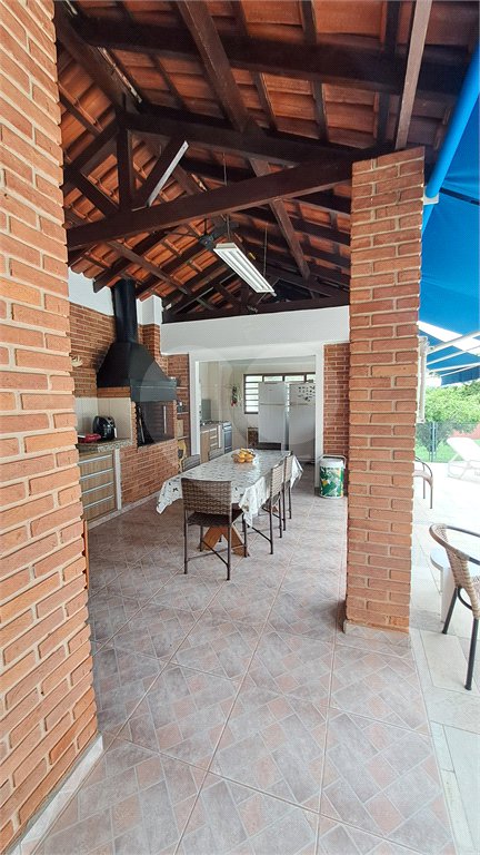 Casa à venda com 3 quartos, sendo 1 suíte, no condomínio Residencial Vale das Laranjeiras, Indaiatuba - SP