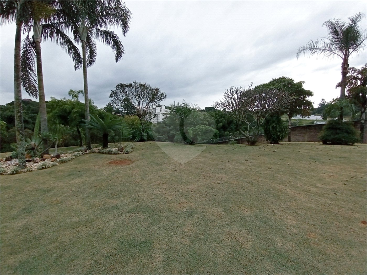 Casa à venda com 4 suítes no condomínio Estância Marambaia, Vinhedo - SP