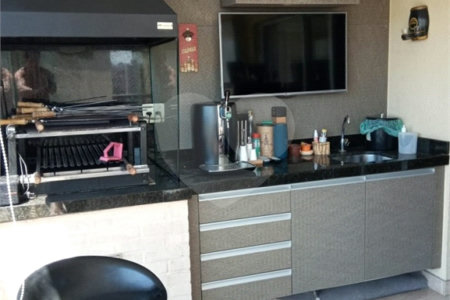 Apartamento à venda com 3 suítes em Vila Suzana, São Paulo, SP