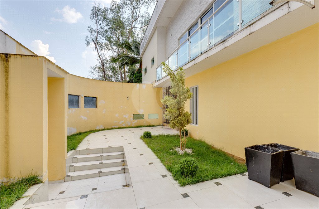 Sobrado à venda ou para alugar com 4 quartos, sendo 2 suítes, em Jardim Marajoara, São Paulo, SP