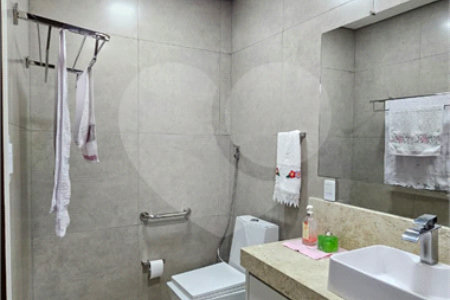 Casa à venda com 3 quartos, sendo 1 suíte, em Vila Ferroviária III, Ponta Porã, MS