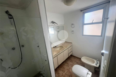Apartamento à venda com 3 quartos, sendo 1 suíte,  em Campo Belo, São Paulo, SP
