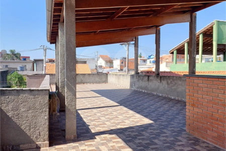 Sobrado à venda com 2 quartos, sendo 1 suíte, em Jardim Luciana, Itaquaquecetuba, SP