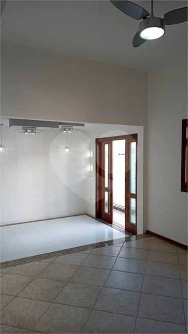 Casa à venda com 3 suítes no condomínio Villaggio Capriccio, Louveira - SP