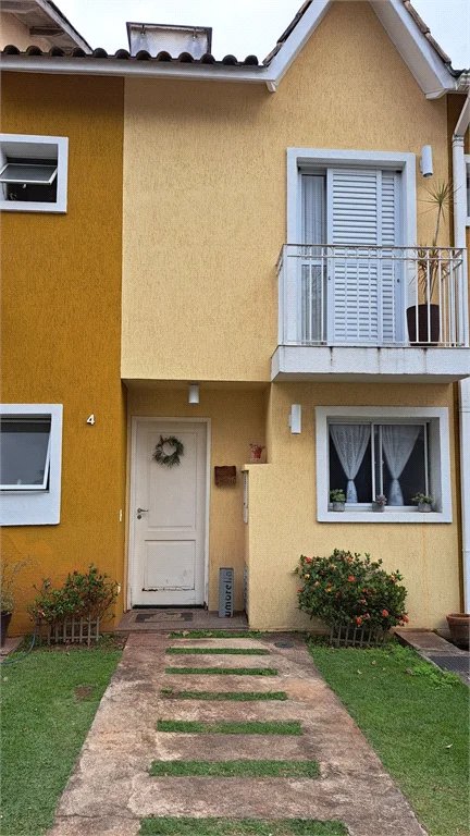 Casa à venda com 3 quartos, sendo 1 suíte, no condomínio Moradas do Horto, São Paulo - SP