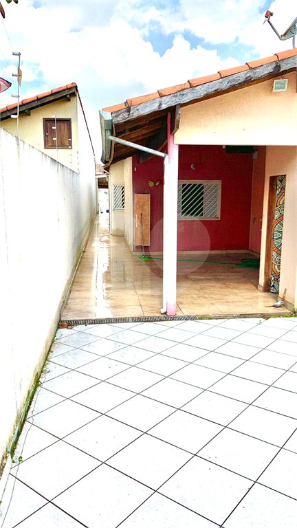Casa à venda com 3 quartos, sendo 1 suíte, em Vila Figueira, Suzano, SP