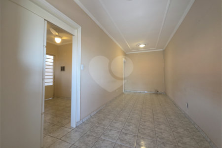 Casa à venda com 3 quartos, sendo 1 suíte, no condomínio Parque das Árvores, Sorocaba - SP