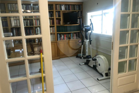 Casa à venda com 4 suítes em Caxingui, São Paulo, SP