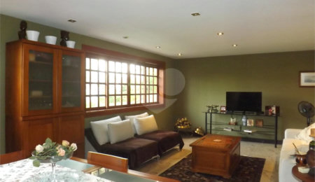 Casa à venda ou para alugar com 4 quartos, sendo 3 suítes, no condomínio Villa das Flores, São Paulo - SP