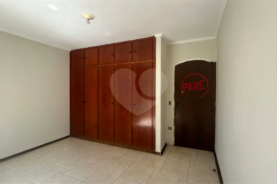 Venda Casa com 4 Dormitórios no Parque Santa Cecília