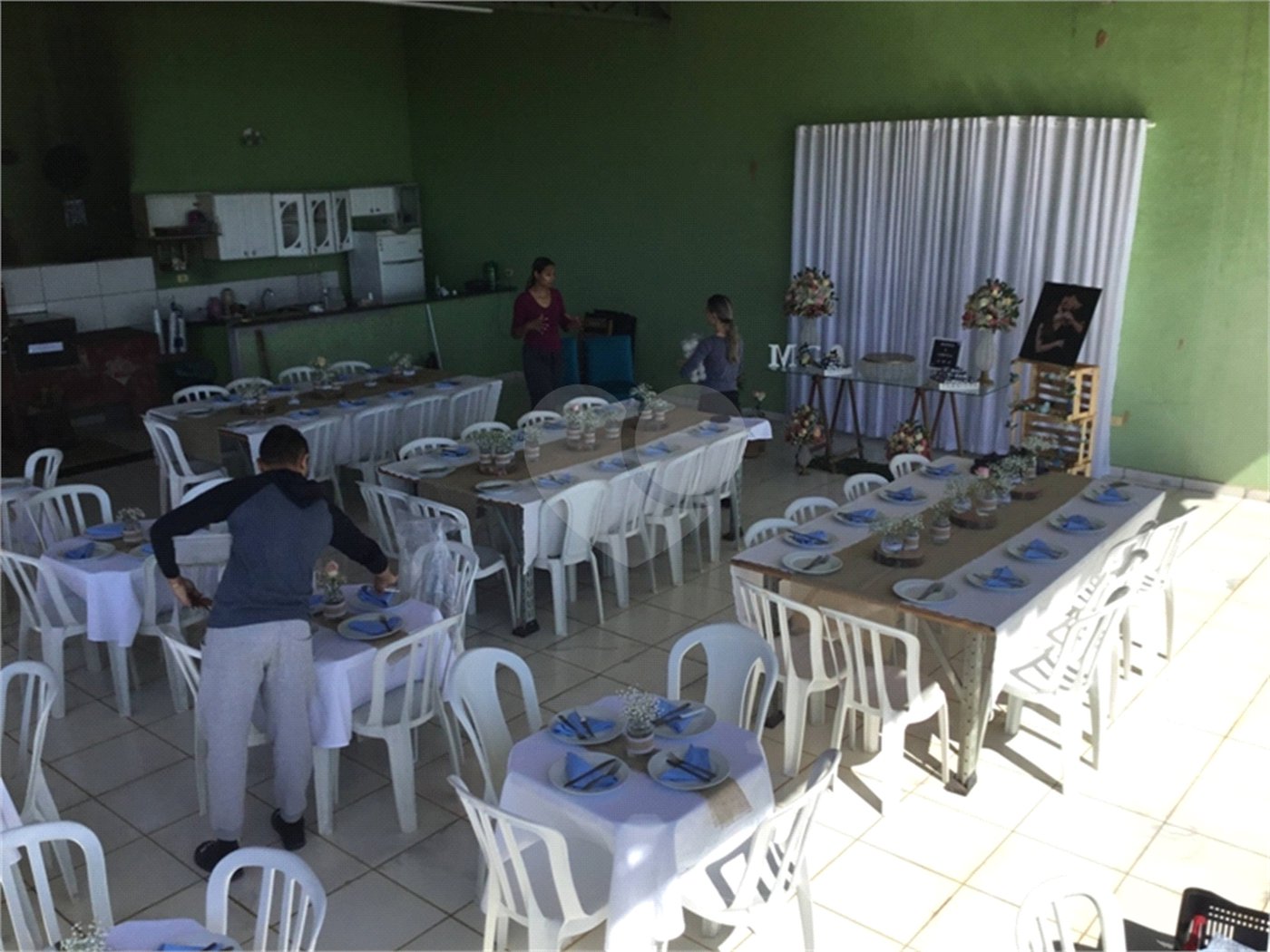 Casa à venda com 3 quartos, sendo 1 suíte, no condomínio Mountain Village, Atibaia - SP
