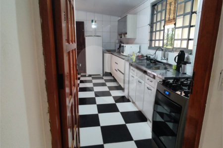 Chácara à venda com 4 quartos, sendo 1 suíte, em Vila Santa Helena, Atibaia, SP