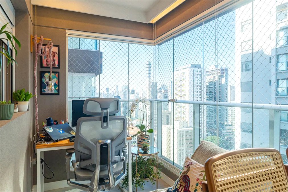 Apartamento à venda com 2 quartos, sendo 1 suíte,  em Jardim das Acácias, São Paulo, SP