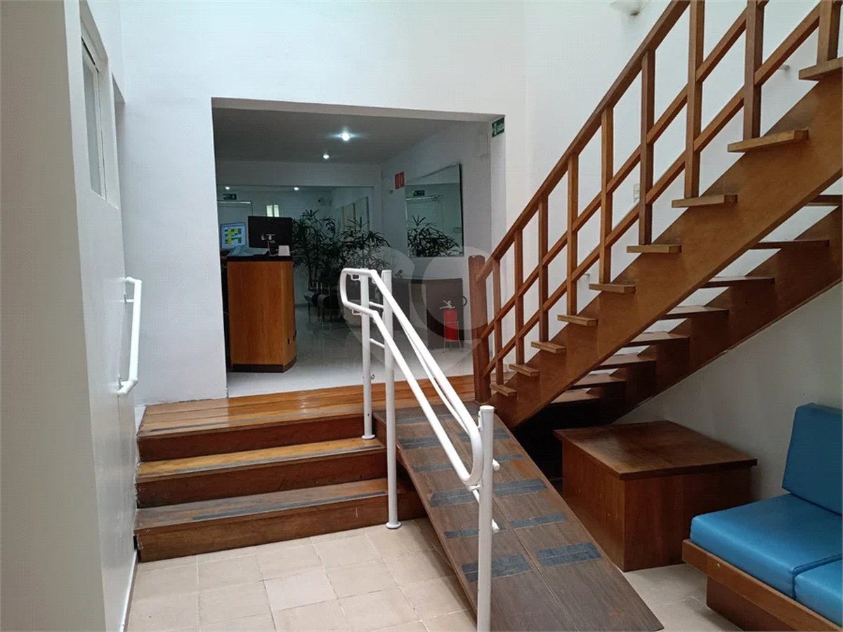 Casa comercial com 7 salas, 2 vagas no Paraiso