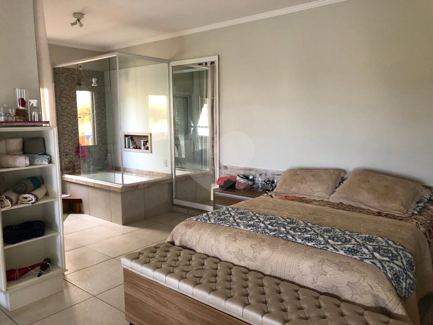 Casa à venda com 5 quartos, sendo 2 suítes, no condomínio Terras de Santa Izabel, Salto - SP