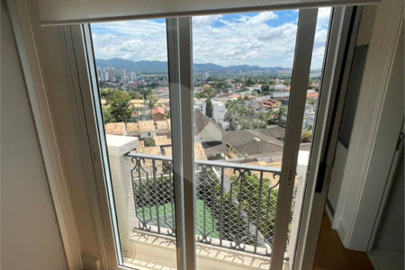 Apartamento à venda com 4 quartos, sendo 2 suítes,  em Vila Oliveira, Mogi das Cruzes, SP
