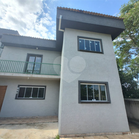 Sobrado à venda com 3 quartos, sendo 1 suíte, em Chácaras Maringá, Atibaia, SP