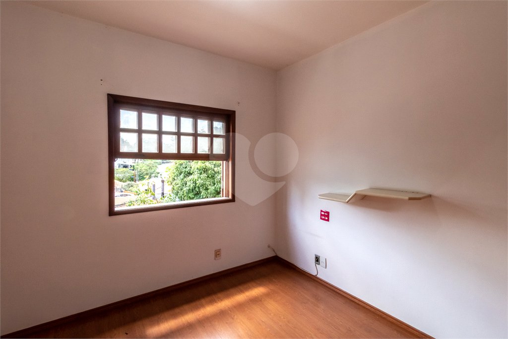 Sobrado à venda com 5 quartos, sendo 3 suítes, em Alto da Boa Vista, São Paulo, SP