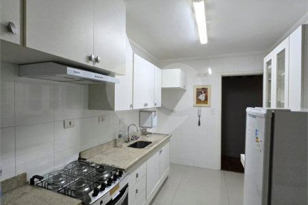 Apartamento à venda com 3 quartos, sendo 1 suíte, em Indianópolis, São Paulo, SP