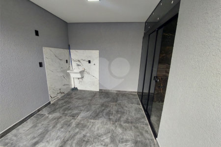 Casa à venda com 3 quartos, sendo 1 suíte, no condomínio Horto Florestal Villagio, Sorocaba - SP
