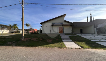 Casa à venda com 3 suítes no condomínio Village Ipanema 1, Araçoiaba da Serra - SP