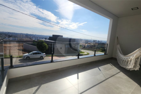 Casa à venda com 3 quartos, sendo 2 suítes, no condomínio Pampulha, Sorocaba - SP