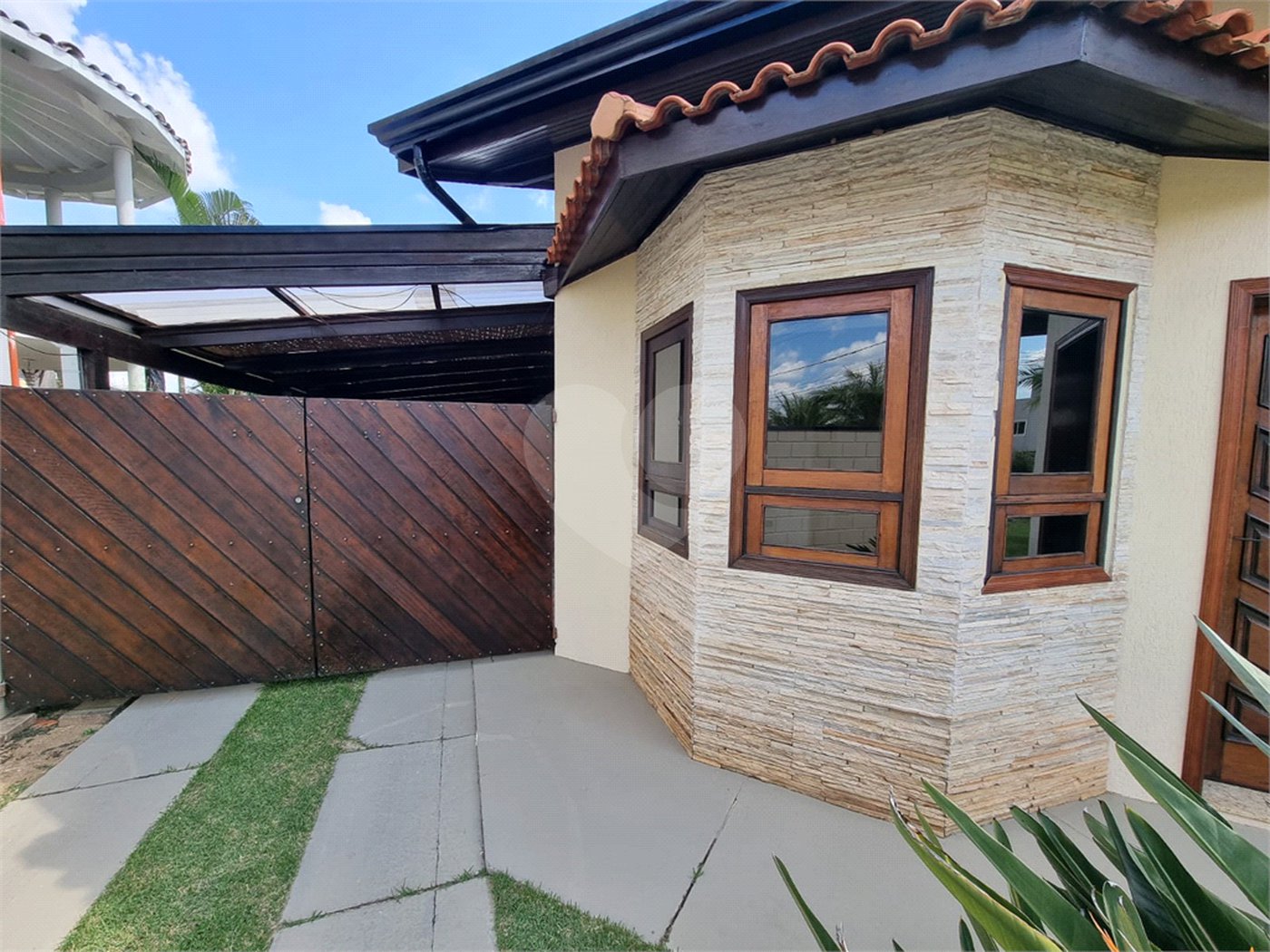 Casa à venda ou para alugar com 3 quartos, sendo 1 suíte, no condomínio Terras de Vinhedo, Vinhedo - SP