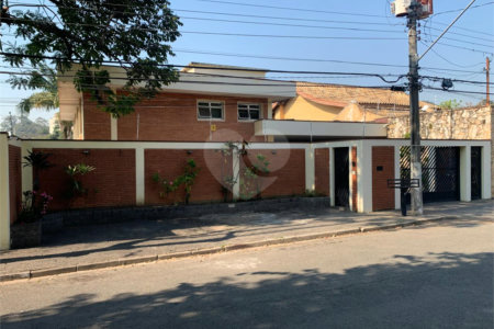 Casa à venda com 4 quartos, sendo 2 suítes, em Vila São Francisco, São Paulo, SP