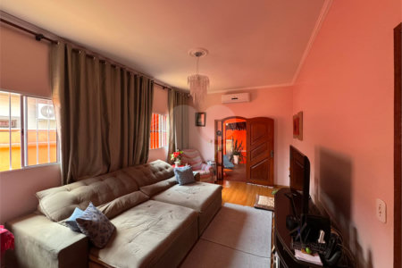 Casa com 03 Dormitórios á venda, em Jardim Alvorada, São Carlos.
