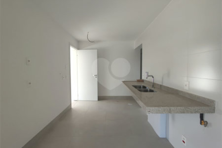 Apartamento à venda com 4 suítes em Jardim Leonor, São Paulo, SP