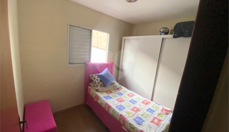 Casa à venda com 3 quartos, sendo 1 suíte,  no condomínio Regina, São Paulo - SP