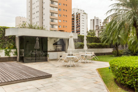Apartamento à venda com 4 suítes em Real Parque, São Paulo, SP