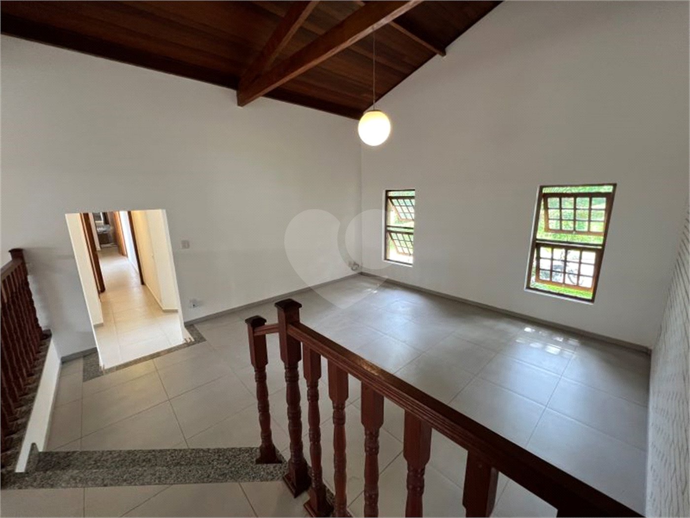 Casa à venda ou para alugar com 4 quartos, sendo 3 suítes, no condomínio Estância Marambaia, Vinhedo - SP