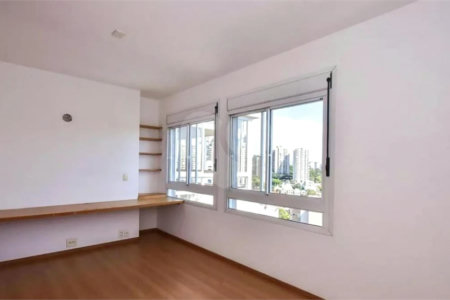 Cobertura à venda com 3 quartos, sendo 2 suítes,  em Paraíso do Morumbi, São Paulo, SP