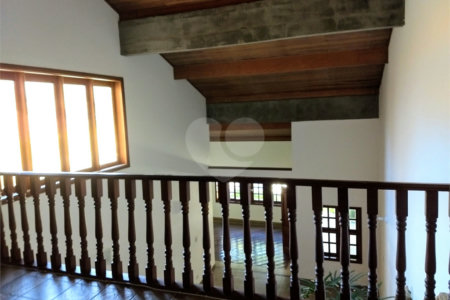Sobrado à venda com 5 quartos, sendo 1 suíte, em Vila Esperia Ou Giglio, Atibaia, SP