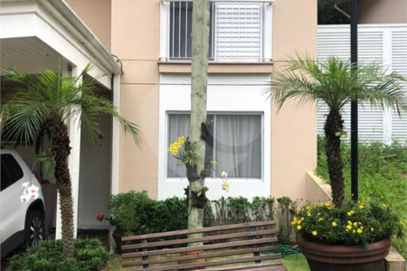 Casa à venda com 4 quartos, sendo 2 suítes, no condomínio Sunríse, São Paulo - SP
